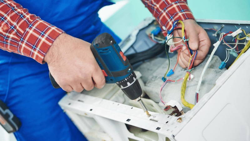 Zeytinburnu Termodinamik Termodinamik çamaşır makinesi kart tamiri – Su almama arızası orijinal parça ile giderildi. - Teknik servis örneği